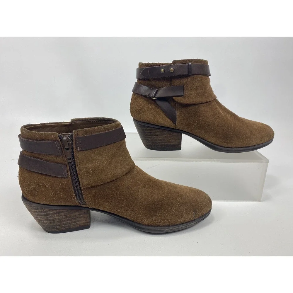 Clarks Collection Brown‎ Suede Ankle Booties Size 8 Side Zip 1.5